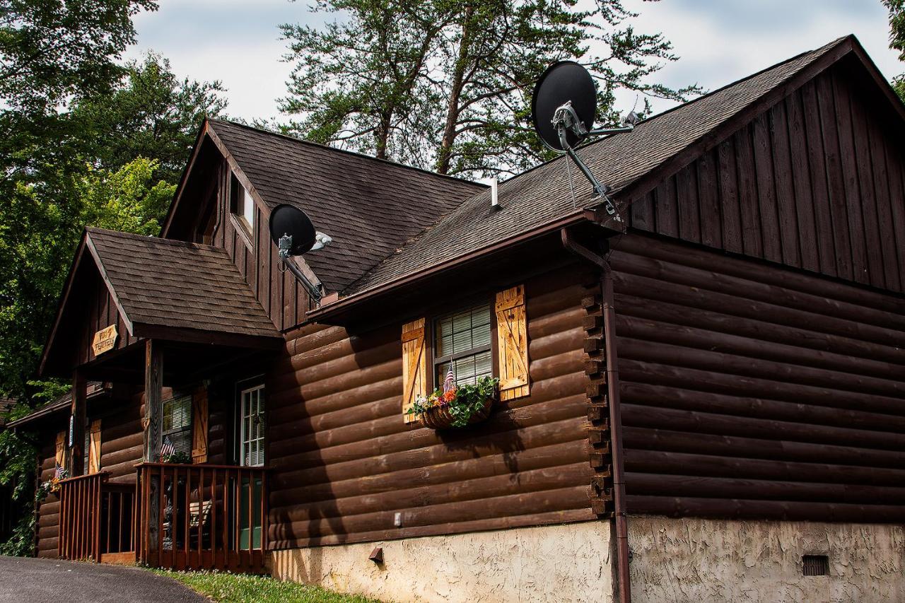 Idyllic Cabin With Hot Tub Less Than 2 Mi To Dollywood! Sevierville Exterior photo